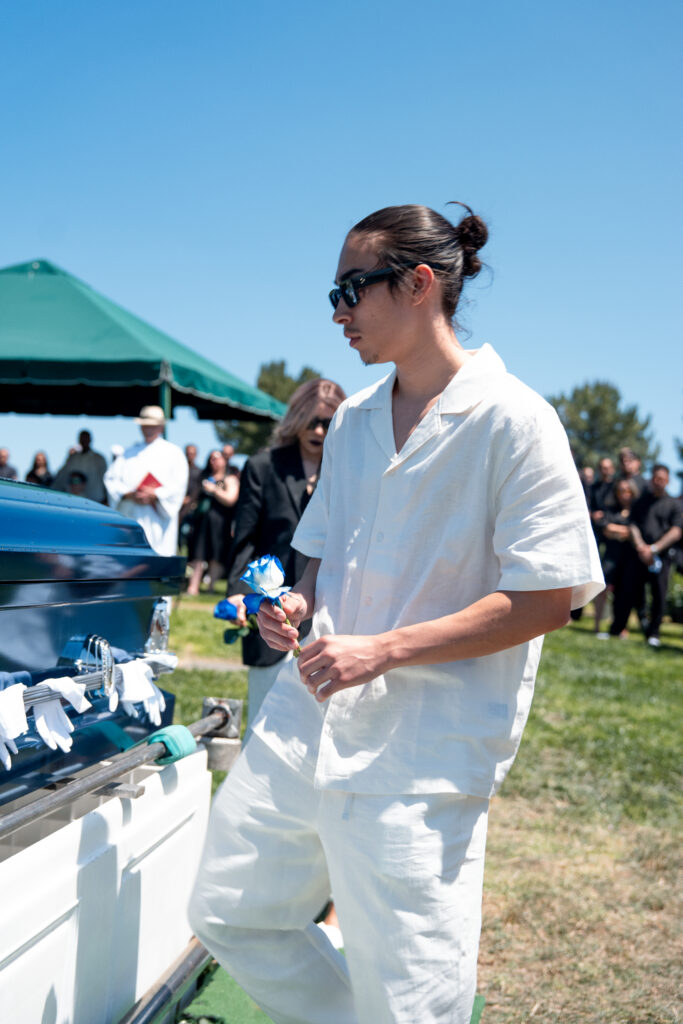 Ant funeral day 2-114