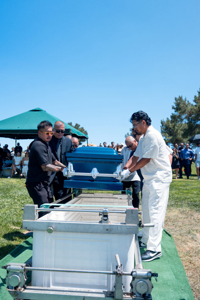 Ant funeral day 2-159